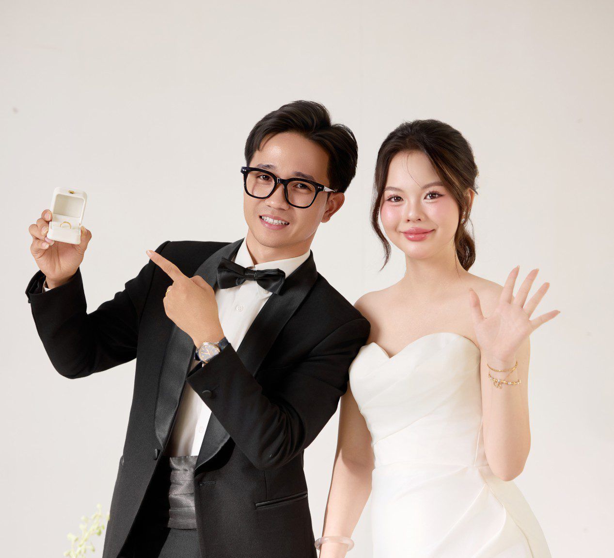 THIỆP CƯỚI NGỌC THUỲ & VƯƠNG KENI